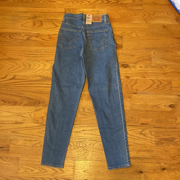 NWT Levi’s High Waisted Tapered Jeans in FYI in Size 24 x 29 - Picture 10 of 16